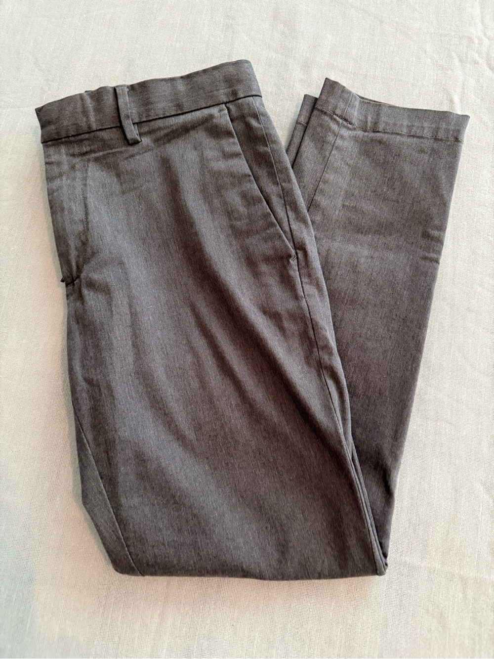 Banana Republic Men's Charcoal Mason Athletic Tapered Fit Chino Pants - Picture 4 of 10